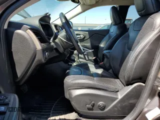 2014 Jeep Cherokee Limited z VIN 1C4PJMDS1EW170001, wystawiony jako Copart lot #57645655 z przebiegiem 154 098 mil mil oraz Szkoda całkowita • Salvage title. Historia ofert i sprzedaży dostępna na DreamBid. Obrazek 7.