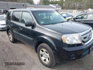 2011 Honda Pilot LX with VIN 5FNYF4H28BB106053, listed as a IAAI auction lot 41917019 with 116,423 mi miles. Bid and sale history available at carsss.com. Image 1.