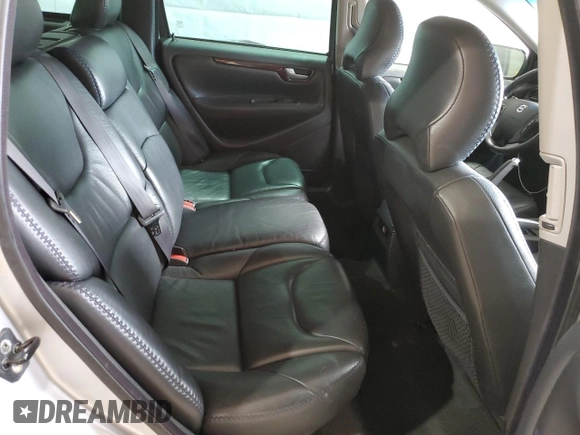 2004 Volvo V70 XC Cross Country with VIN YV1SZ59H141126835, listed as a Copart auction lot 56903735 with 204,583 mi miles and Clean title. Bid and sale history available at DreamBid. Image 10.
