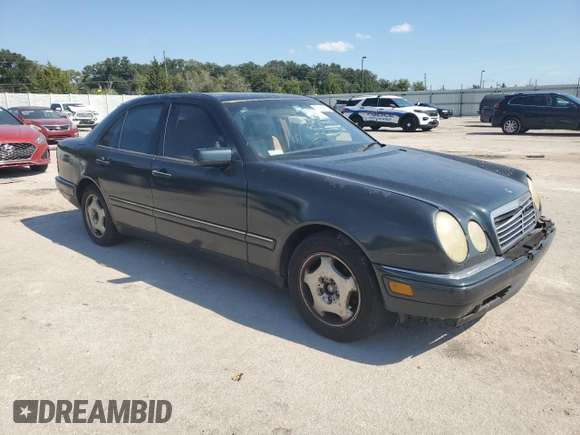 1997 Mercedes-Benz E-Class with VIN WDBJF72F1VA281996, listed as a Copart auction lot 81873634 with 207,175 mi miles and Non Repairable. Bid and sale history available at carsss.com. Image 4.