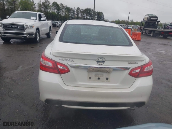2016 Nissan Altima 3.5 SL with VIN 1N4BL3AP4GC163410, listed as a IAAI auction lot 41945963 with 111,715 mi miles. Bid and sale history available at carsss.com. Image 16.