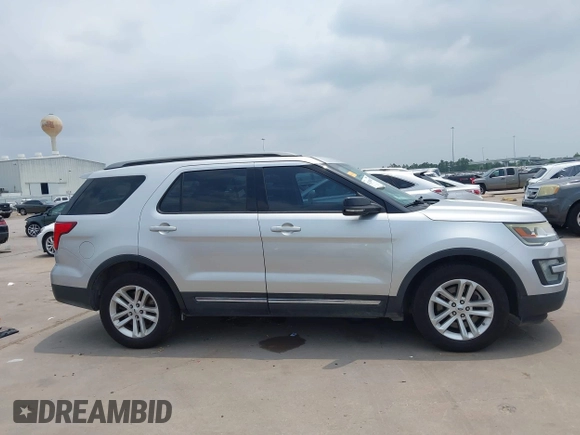 2017 Ford Explorer XLT z VIN 1FM5K7D89HGB79520, wystawiony jako IAAI lot #42288407 z przebiegiem 152 091 mil mil oraz . Historia ofert i sprzedaży dostępna na DreamBid. Obrazek 13.