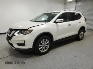 2020 Nissan Rogue SV z VIN JN8AT2MV3LW124489, wystawiony jako Copart lot #60733565 z przebiegiem 140 424 mil mil oraz Czysty tytuł • Clean title. Historia ofert i sprzedaży dostępna na DreamBid. Obrazek 1.