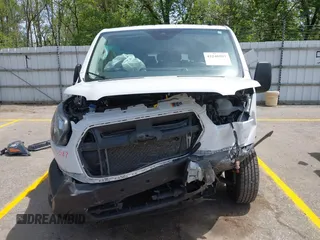 2023 Ford Transit Passenger XL с VIN 1FBAX2Y82PKA55722, выставлен на аукционе IAAI как лот 42240587 с пробегом 42 172 миль миль и . История ставок и продаж доступна на DreamBid. Изображение 13.