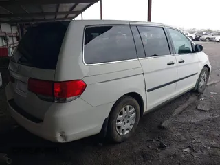 2008 Honda Odyssey LX with VIN 5FNRL38258B096923, listed as a IAAI auction lot 41943478 with 161,805 mi miles. Bid and sale history available at carsss.com. Image 4.