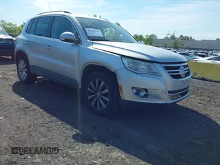 2011 Volkswagen Tiguan SE with VIN WVGBV7AX4BW528845, listed as a IAAI auction lot 42248245 with 224,808 mi miles and . Bid and sale history available at DreamBid. Image 1.
