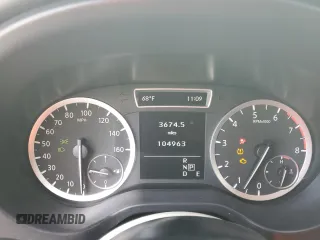 2017 Infiniti QX30 z VIN SJKCH5CP7HA037478, wystawiony jako Copart lot #48226955 z przebiegiem 104 963 mil mil oraz Szkoda całkowita • Salvage title. Historia ofert i sprzedaży dostępna na DreamBid. Obrazek 9.