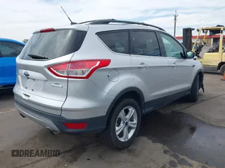 2016 Ford Escape SE with VIN 1FMCU0GX5GUC40146, listed as a IAAI auction lot 41981923 with 81,974 mi miles and . Bid and sale history available at carsss.com. Image 4.