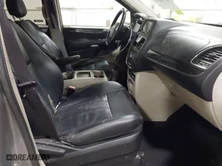 2013 Chrysler Town & Country Touring with VIN 2C4RC1BG0DR775313, listed as a IAAI auction lot 41738917 with 209,378 mi miles. Bid and sale history available at carsss.com. Image 5.