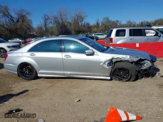 2010 Mercedes-Benz S-Class S 550 with VIN WDDNG8GB3AA317389, listed as a IAAI auction lot 41922862 with 219,260 mi miles. Bid and sale history available at carsss.com. Image 14.