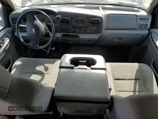 2005 Ford F-250 XL z VIN 1FTSW21P55EC86436, wystawiony jako Copart lot #48553635 z przebiegiem 172 583 mil mil oraz Szkoda całkowita • Salvage title. Historia ofert i sprzedaży dostępna na DreamBid. Obrazek 8.