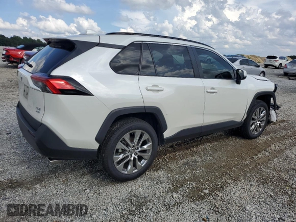 2021 Toyota RAV4 XLE Premium with VIN 2T3A1RFV6MW142184, listed as a Copart auction lot 60983715 with 31,814 mi miles and Salvage title. Bid and sale history available at DreamBid. Image 3.