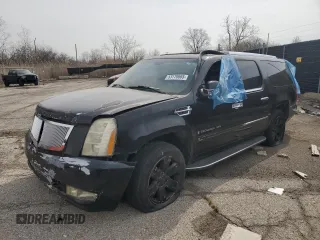 2007 Cadillac Escalade ESV with VIN 1GYFK66897R289951, listed as a Copart auction lot 53170665 with 157,405 mi miles and Salvage Title. Bid and sale history available at carsss.com. Image 1.