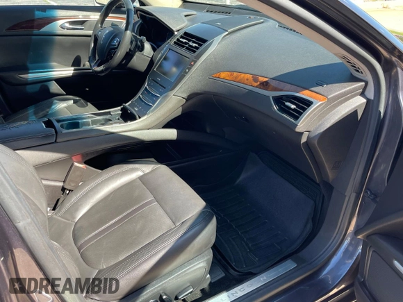 2013 Lincoln MKZ z VIN 3LN6L2GK3DR804377, wystawiony jako Copart lot #62822515 z przebiegiem 167 195 mil mil oraz Czysty tytuł • Clean title. Historia ofert i sprzedaży dostępna na DreamBid. Obrazek 5.