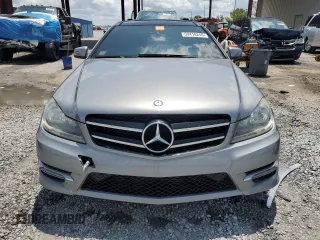 2013 Mercedes-Benz C 250 z VIN WDDGJ4HBXDG089068, wystawiony jako Copart lot #59418245 z przebiegiem 87 912 mil mil oraz Szkoda całkowita • Salvage title. Historia ofert i sprzedaży dostępna na DreamBid. Obrazek 5.
