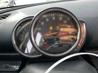 2020 MINI Clubman Cooper S with VIN WMWXJ1C03L2L67526, listed as a Copart auction lot 83370454 with 32,927 mi miles and Salvage Title. Bid and sale history available at carsss.com. Image 9.