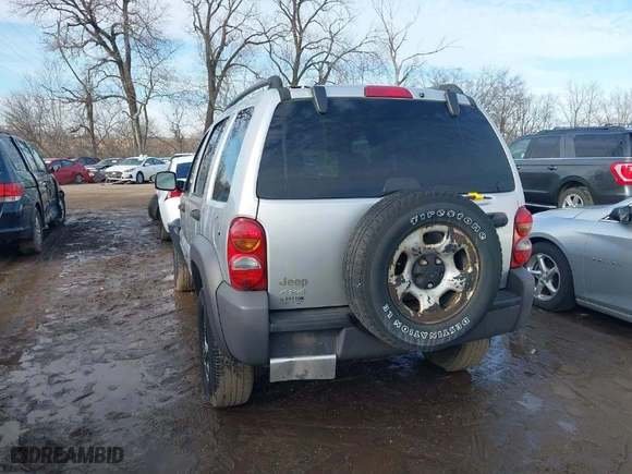 2004 Jeep Liberty Sport with VIN 1J4GL48K04W150870, listed as a IAAI auction lot 41640061 with 183,624 mi miles. Bid and sale history available at carsss.com. Image 3.
