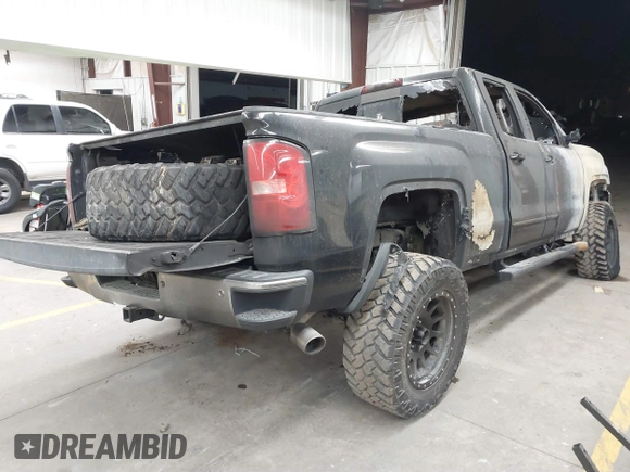 2018 GMC Sierra 1500 SLE z VIN 1GTV2MEC2JZ226046, wystawiony jako IAAI lot #41819120 z przebiegiem Nie podano mil oraz . Historia ofert i sprzedaży dostępna na DreamBid. Obrazek 4.
