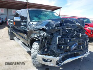 2016 Ford F-250 Lariat z VIN 1FT7W2BT8GEA78393, wystawiony jako IAAI lot #41590588 z przebiegiem 70 861 mil mil oraz . Historia ofert i sprzedaży dostępna na DreamBid. Obrazek 6.