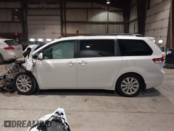 2011 Toyota Sienna XLE with VIN 5TDDK3DC8BS013015, listed as a IAAI auction lot 41445174 with 127,109 mi miles. Bid and sale history available at carsss.com. Image 14.