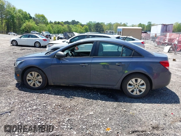 2014 Chevrolet Cruze LS z VIN 1G1PA5SH0E7299802, wystawiony jako IAAI lot #42023378 z przebiegiem 228 763 mil mil oraz . Historia ofert i sprzedaży dostępna na DreamBid. Obrazek 14.