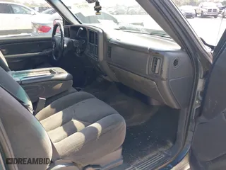 2006 Chevrolet Silverado 1500 LT1 with VIN 1GCEC19V36Z115777, listed as a IAAI auction lot 40671763 with 355,636 mi miles. Bid and sale history available at carsss.com. Image 5.