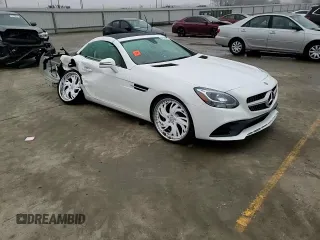 2020 Mercedes-Benz SLC 300 z VIN W1KPK3JA0LF172196, wystawiony jako Copart lot #44151375 z przebiegiem Nie podano mil oraz Szkoda całkowita • Salvage title. Historia ofert i sprzedaży dostępna na DreamBid. Obrazek 10.