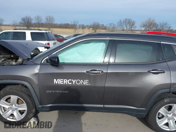 2022 Jeep Compass Altitude with VIN 3C4NJDBB8NT152417, listed as a IAAI auction lot 41064512 with 154,328 mi miles and . Bid and sale history available at carsss.com. Image 13.