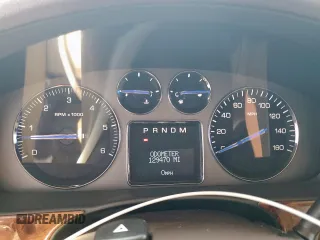 2008 Cadillac Escalade z VIN 1GYEC638X8R166660, wystawiony jako Copart lot #58272785 z przebiegiem 129 470 mil mil oraz Szkoda całkowita • Salvage title. Historia ofert i sprzedaży dostępna na DreamBid. Obrazek 9.