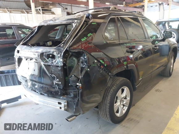2021 Toyota RAV4 Hybrid LE z VIN 2T3M6RFV8MW011627, wystawiony jako IAAI lot #42223959 z przebiegiem 99 776 mil mil oraz . Historia ofert i sprzedaży dostępna na DreamBid. Obrazek 20.