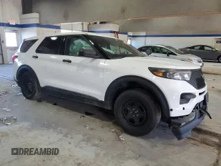 2022 Ford Police Interceptor Utility z VIN 1FM5K8AB5NGB71335, wystawiony jako Copart lot #64395794 z przebiegiem Nie podano mil oraz Szkody całkowita. Historia ofert i sprzedaży dostępna na DreamBid. Obrazek 4.