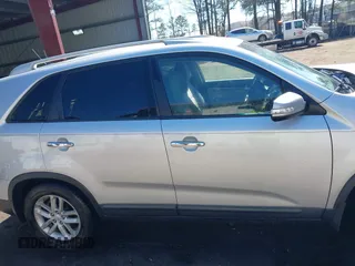 2014 Kia Sorento LX with VIN 5XYKT4A63EG457302, listed as a IAAI auction lot 41859779 with 122,724 mi miles. Bid and sale history available at carsss.com. Image 13.