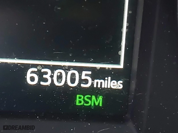 2018 Toyota RAV4 XLE with VIN 2T3RFREV8JW851250, listed as a IAAI auction lot 41164994 with 63,005 mi miles. Bid and sale history available at carsss.com. Image 15.