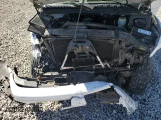 2006 GMC Yukon Denali z VIN 1GKEK63UX6J136371, wystawiony jako Copart lot #50168595 z przebiegiem Nie podano mil oraz Szkody całkowita. Historia ofert i sprzedaży dostępna na DreamBid. Obrazek 13.