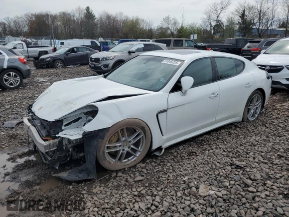 2015 Porsche Panamera 4 z VIN WP0AA2A73FL001692, wystawiony jako Copart lot #51846225 z przebiegiem Nie podano mil oraz Szkoda całkowita • Salvage title. Historia ofert i sprzedaży dostępna na DreamBid. Obrazek 1.