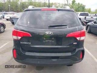 2015 Kia Sorento LX with VIN 5XYKTDA63FG570085, listed as a IAAI auction lot 42031786 with 181,652 mi miles and . Bid and sale history available at DreamBid. Image 17.