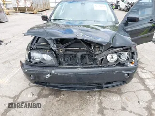 2003 BMW 3 Series 325xi z VIN WBAEU33423PM56083, wystawiony jako IAAI lot #42151823 z przebiegiem 206 881 mil mil oraz . Historia ofert i sprzedaży dostępna na DreamBid. Obrazek 6.