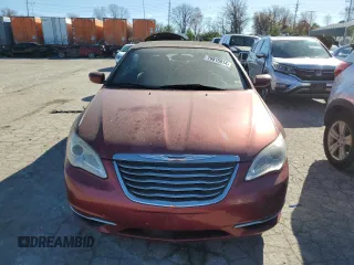 2011 Chrysler 200 Touring z VIN 1C3BC2EG7BN537704, wystawiony jako Copart lot #79815014 z przebiegiem 100 293 mil mil oraz Czysty tytuł • Clean title. Historia ofert i sprzedaży dostępna na DreamBid. Obrazek 5.