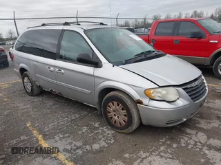 2005 Chrysler Town & Country LX z VIN 2C4GP44R05R446186, wystawiony jako IAAI lot #41725259 z przebiegiem 178 518 mil mil oraz . Historia ofert i sprzedaży dostępna na DreamBid. Obrazek 1.