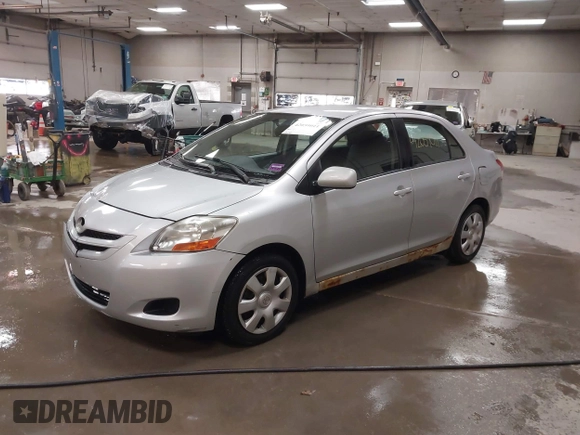 2008 Toyota Yaris z VIN JTDBT923884038527, wystawiony jako IAAI lot #42059011 z przebiegiem 232 431 mil mil oraz . Historia ofert i sprzedaży dostępna na DreamBid. Obrazek 17.