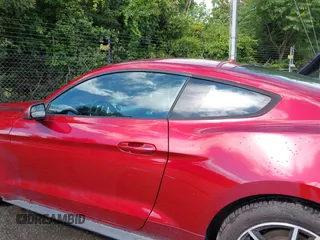 2017 Ford Mustang EcoBoost z VIN 1FA6P8TH7H5295141, wystawiony jako IAAI lot #42257611 z przebiegiem 66 490 mil mil oraz . Historia ofert i sprzedaży dostępna na DreamBid. Obrazek 14.
