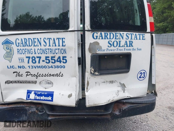 2008 Chevrolet Express Cargo Van with VIN 1GCGG25C081134618, listed as a IAAI auction lot 40370785 with 139,207 mi miles. Bid and sale history available at carsss.com. Image 6.