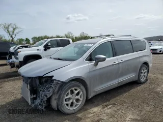2017 Chrysler Pacifica Touring L Plus z VIN 2C4RC1EG4HR665687, wystawiony jako Copart lot #53917575 z przebiegiem 133 184 mil mil oraz Szkoda całkowita • Salvage title. Historia ofert i sprzedaży dostępna na DreamBid. Obrazek 1.