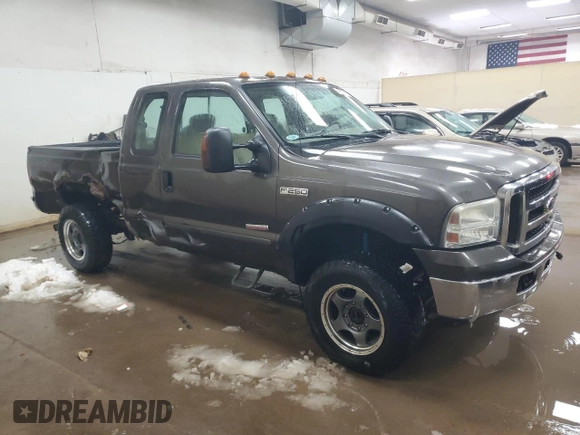 2007 Ford F-250 XL with VIN 1FTSX21P27EA16502, listed as a Copart auction lot 45509185 with 133,681 mi miles and Clean Title. Bid and sale history available at DreamBid. Image 4.