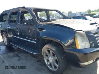 2009 Cadillac Escalade ESV z VIN 1GYFK26209R283494, wystawiony jako IAAI lot #41981622 z przebiegiem Nie podano mil oraz . Historia ofert i sprzedaży dostępna na DreamBid. Obrazek 12.