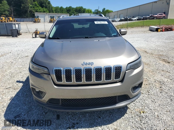 2019 Jeep Cherokee Latitude Plus z VIN 1C4PJMLB0KD112955, wystawiony jako Copart lot #58196135 z przebiegiem 85 856 mil mil oraz Szkoda całkowita • Salvage title. Historia ofert i sprzedaży dostępna na DreamBid. Obrazek 5.