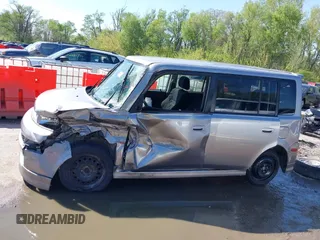 2005 Scion xB z VIN JTLKT324954026022, wystawiony jako IAAI lot #42073838 z przebiegiem 106 887 mil mil oraz . Historia ofert i sprzedaży dostępna na DreamBid. Obrazek 15.