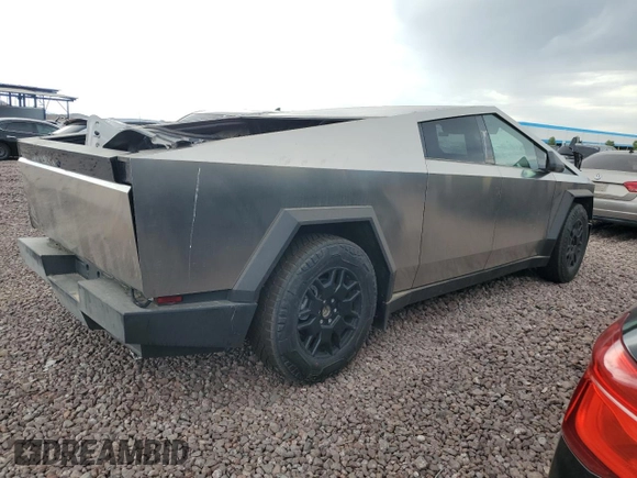 2024 Tesla Cybertruck z VIN 7G2CEHED5RA012436, wystawiony jako Copart lot #69229204 z przebiegiem 22 mil mil oraz Szkody całkowita. Historia ofert i sprzedaży dostępna na DreamBid. Obrazek 3.
