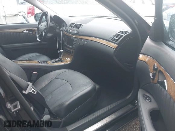 2008 Mercedes-Benz E-Class Sport 5.5L with VIN WDBUF72X88B201047, listed as a IAAI auction lot 41783805 with 115,646 mi miles. Bid and sale history available at carsss.com. Image 5.