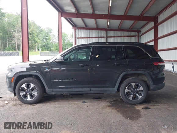 2024 Jeep Grand Cherokee with VIN 1C4RJYB65RC120893, listed as a IAAI auction lot 42603156 with 41,942 mi miles and . Bid and sale history available at DreamBid. Image 14.